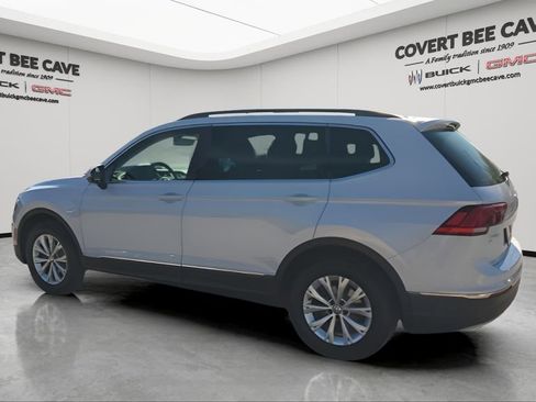 Used 2018 Volkswagen Tiguan SE w/ Panoramic Sunroof Package image 6