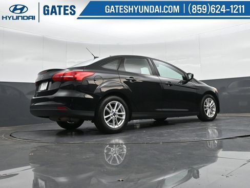 Used 2018 Ford Focus SE image 40