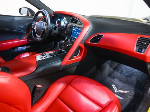 Used 2016 Chevrolet Corvette Z06 w/ 3LZ Preferred Equipment Group RWD image 32