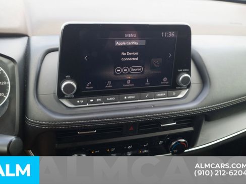 Used 2023 Nissan Rogue S image 8