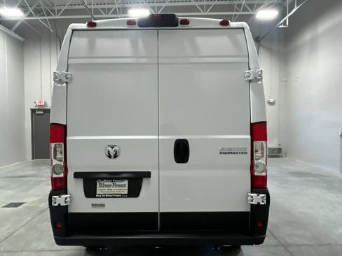 Used 2024 RAM ProMaster 2500 w/ Convenience Group FWD image 7