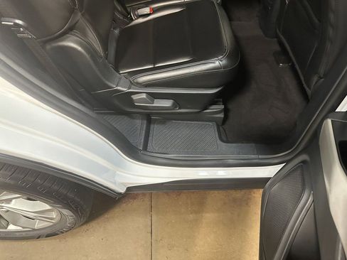 Used 2022 Ford Explorer XLT image 82