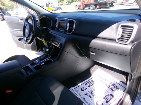Used 2019 Kia Sportage LX AWD/4WD image 10