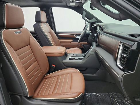 Used 2024 GMC Sierra 3500 Denali Ultimate image 21