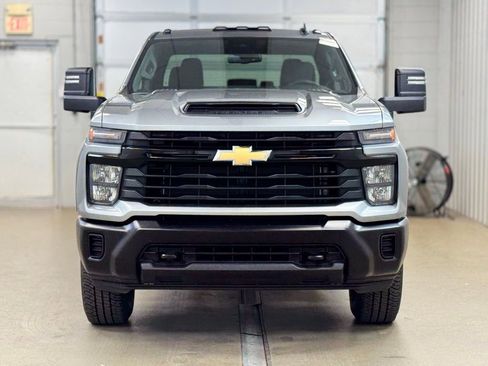 Used 2025 Chevrolet Silverado 2500 W/T w/ WT Convenience Package RWD image 2