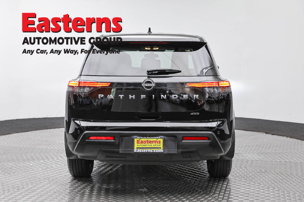 Used 2024 Nissan Pathfinder S AWD/4WD image 7