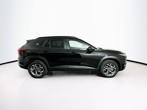 Used 2025 Chevrolet Trax LT image 10