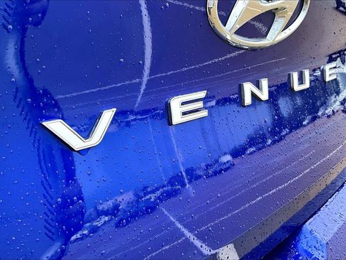 Certified 2025 Hyundai Venue SEL FWD image 10