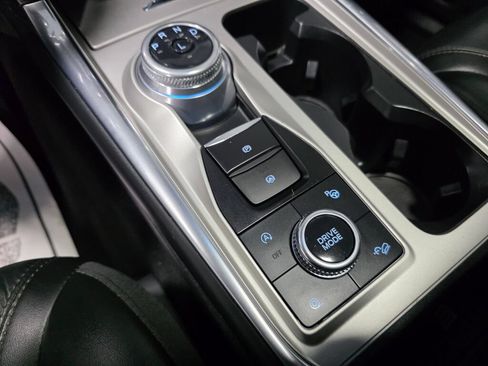 Used 2022 Ford Explorer Platinum w/ Equipment Group 601A AWD/4WD image 19