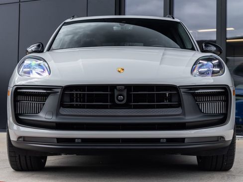 New 2026 Porsche Macan GTS AWD/4WD image 8