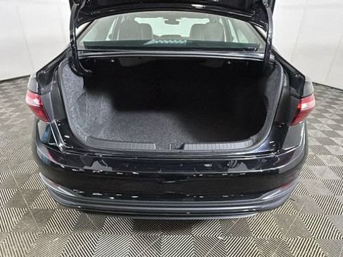 Used 2025 Volkswagen Jetta SE FWD image 28