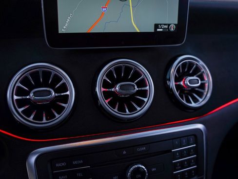 Used 2018 Mercedes-Benz CLA 45 AMG 4MATIC image 26