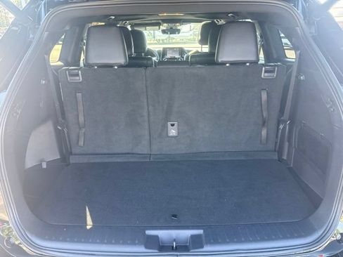 Used 2022 Toyota Highlander XSE FWD image 20
