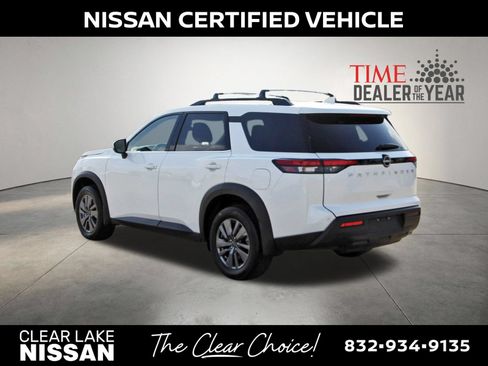 Certified 2025 Nissan Pathfinder SV FWD image 6