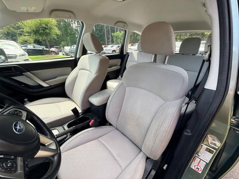 Used 2017 Subaru Forester 2.5i w/ Alloy Wheel Package AWD/4WD image 46