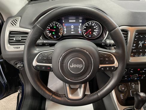 Used 2019 Jeep Compass Latitude w/ Popular Equipment Group image 17