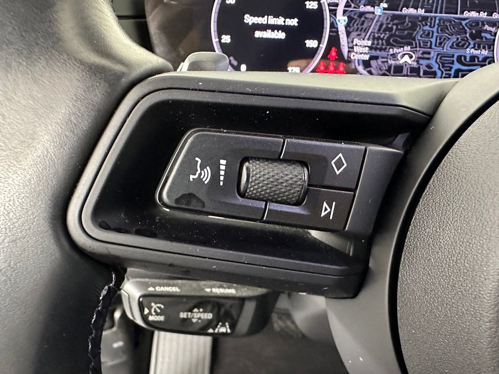 Certified 2024 Porsche Cayenne AWD/4WD image 24
