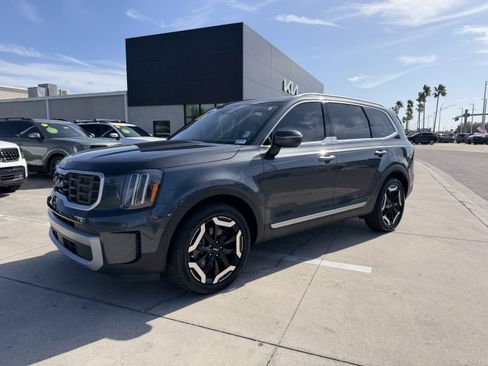 Certified 2023 Kia Telluride S image 8