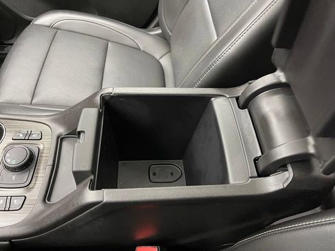 Used 2023 GMC Acadia SLT w/ Elevation Edition FWD image 33
