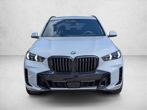 Used 2025 BMW X5 sDrive40i w/ M Sport Package RWD image 2