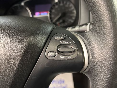 Used 2017 Nissan Pathfinder S AWD/4WD image 18