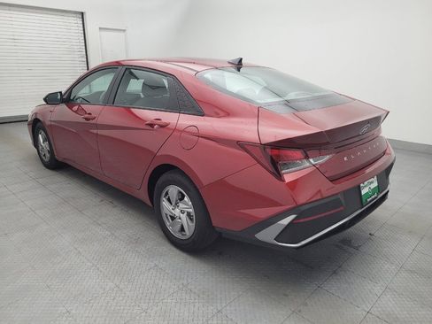 Used 2025 Hyundai Elantra SE FWD image 3