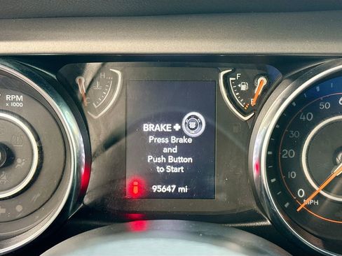 Used 2022 Jeep Wrangler Willys image 13