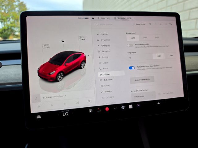 Used 2024 Tesla Model Y Long Range AWD/4WD image 55