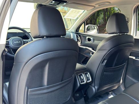 Used 2025 Kia Sorento S w/ Panoramic Sunroof Package FWD image 38