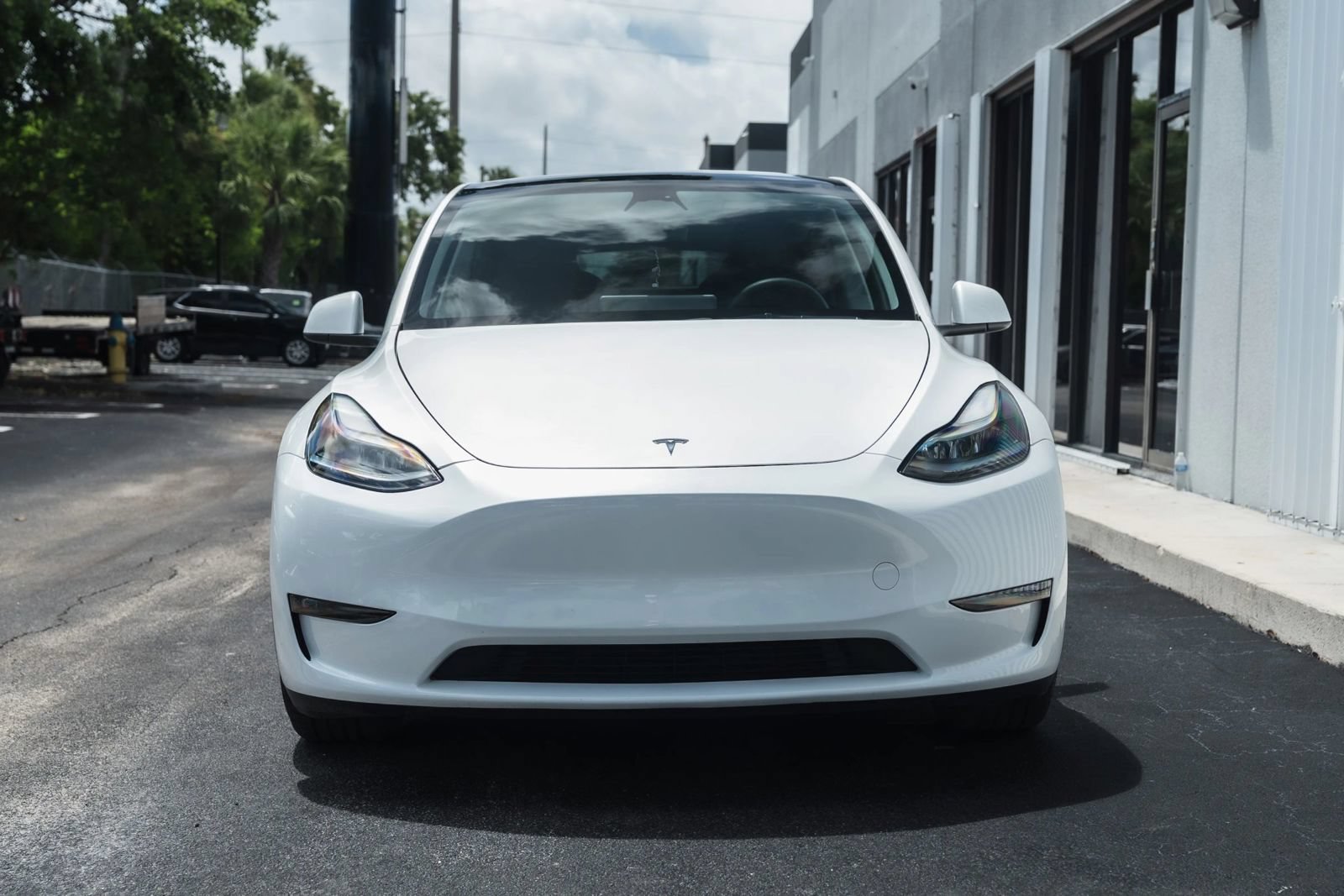 Used 2023 Tesla Model Y Performance AWD/4WD image 2