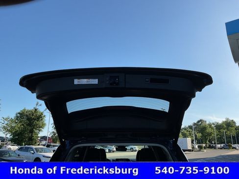Used 2022 Toyota Highlander XLE AWD/4WD image 17