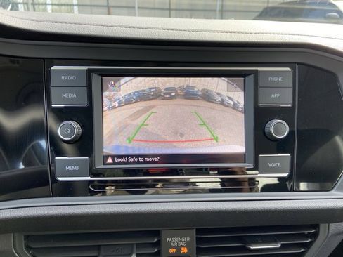 Used 2022 Volkswagen Jetta SE image 22