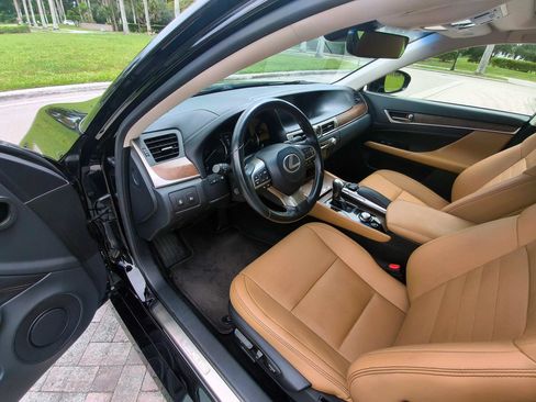Used 2017 Lexus GS 350 w/ Preferred Accessory Package RWD image 6