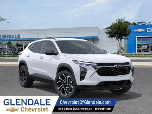 New 2026 Chevrolet Trax RS w/ Sunroof Package FWD image 7