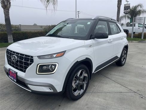 Used 2022 Hyundai Venue Limited image 4