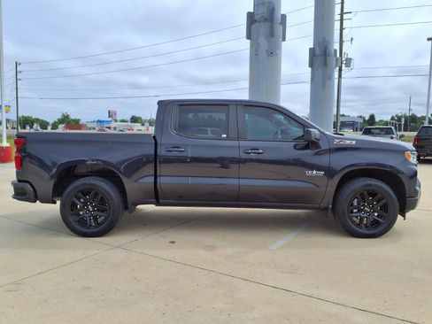 Used 2023 Chevrolet Silverado 1500 RST w/ Z71 Off-Road Package AWD/4WD image 5