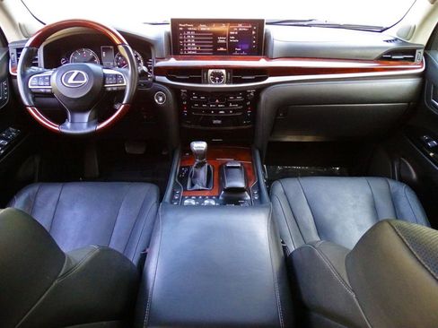 Used 2019 Lexus LX 570 4WD w/ Luxury Package image 28