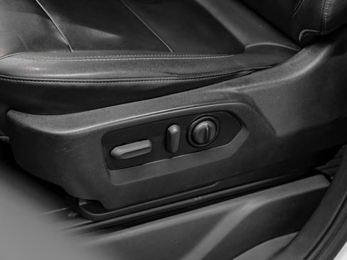 Used 2022 Chevrolet Silverado 1500 LT Trail Boss w/ Convenience Package II AWD/4WD image 38