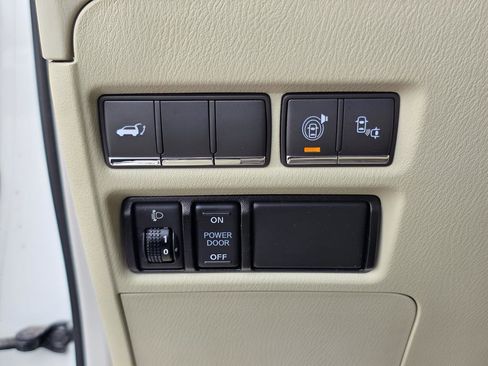 Used 2017 INFINITI QX80 2WD w/ Driver Assistance Package image 27