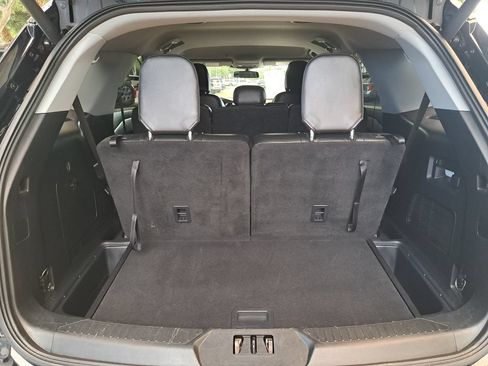 Used 2022 Ford Explorer XLT w/ Equipment Group 202A AWD/4WD image 7