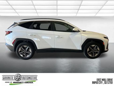 Used 2025 Hyundai Tucson SEL FWD image 7