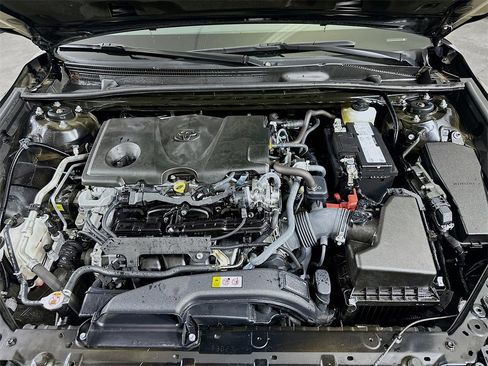 Used 2024 Toyota Camry SE image 9