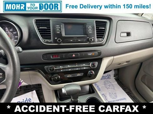 Used 2018 Kia Sedona LX FWD image 29