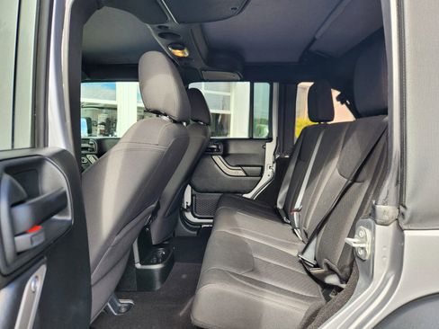 Used 2018 Jeep Wrangler Unlimited Sport S image 30