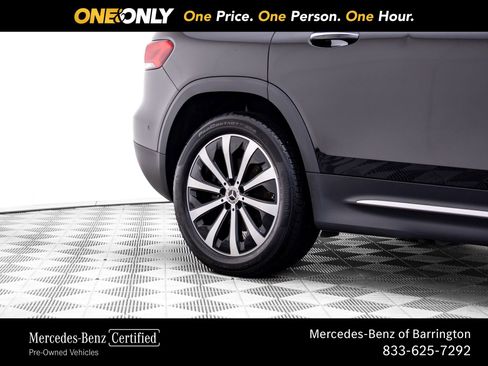 Used 2023 Mercedes-Benz GLB 250 4MATIC w/ Premium Package image 37