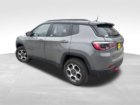 Used 2022 Jeep Compass Trailhawk image 5