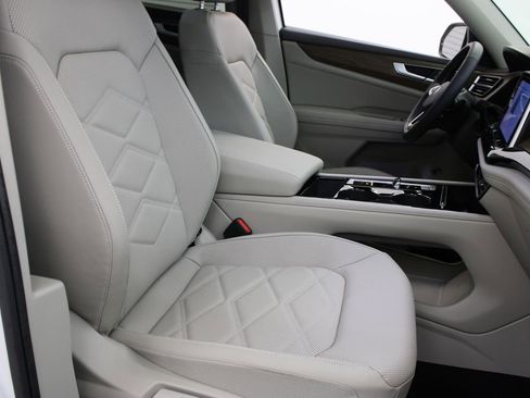 New 2026 Volkswagen Atlas SE FWD image 23