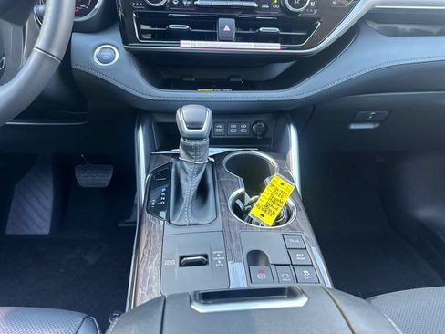 New 2026 Toyota Highlander Limited AWD/4WD image 22