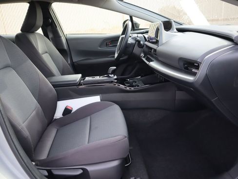 Certified 2025 Toyota Prius LE image 19