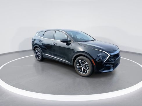 Used 2025 Kia Sportage EX image 2